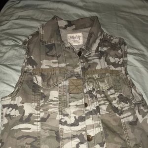Camo Vest Size L
